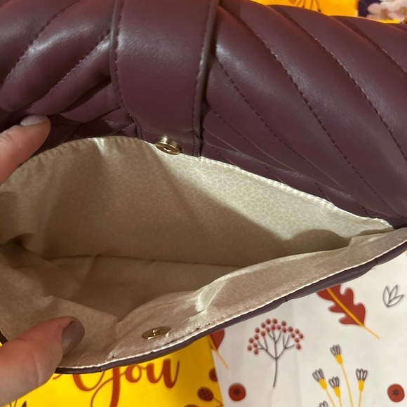 Maroon shoulder bag - Picture 3 of 6